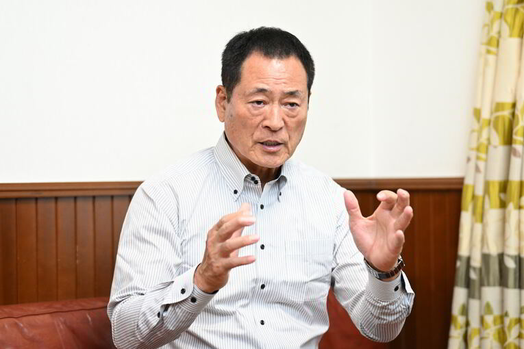 熱く語る中畑　©Keiji Ishikawa