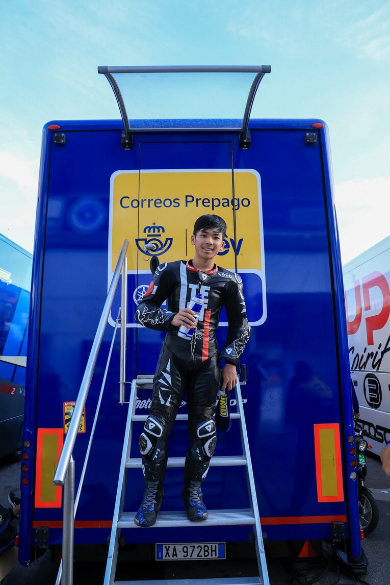 決勝翌日のバレンシアテストで初めてMoto2のマシンをテストする佐々木　©Satoshi Endo