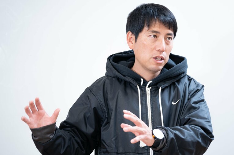 高見澤勝（たかみざわ・まさる）／1981年7月14日生、長野県出身。佐久長聖高校駅伝部の草創期から活躍。山梨学院大学では3度箱根駅伝を走り、主将を務めた。日清食品を経て、佐久長聖高の教員となってから北海道マラソンで優勝。2011年から駅伝部を率いている　©Shiro Miyake