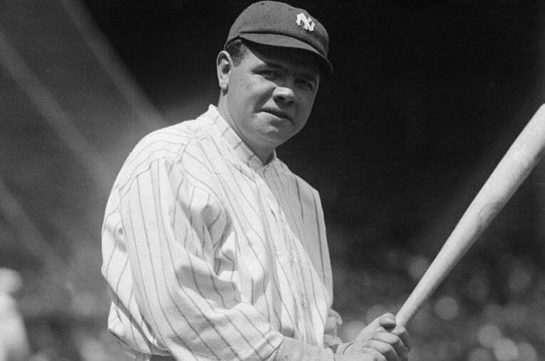 1934年の日米野球で来日していたベーブ・ルース。豪快な予告ホームランを放つなど、数々の伝説を残している（写真は1920年撮影） ／ photograph by Getty Images