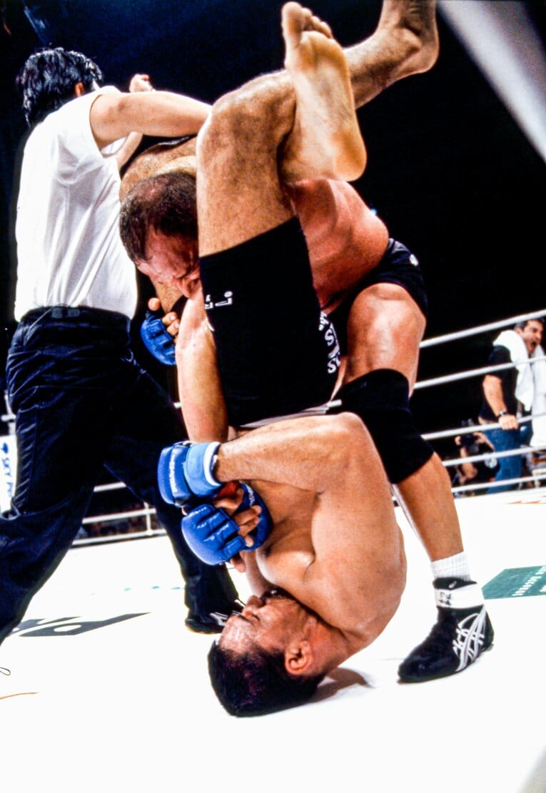 下からの腕ひしぎで見事に一本勝ちを決め、早々にPRIDEヘビー級戦線のトップ選手となった