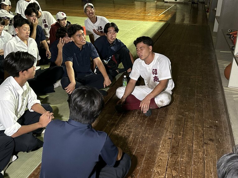 無名公立校・沼津商のドラフト初指名…後藤と仲間たちの号泣・喜び舞台裏を見る（画像は右に続きます）　　©Jun Aida