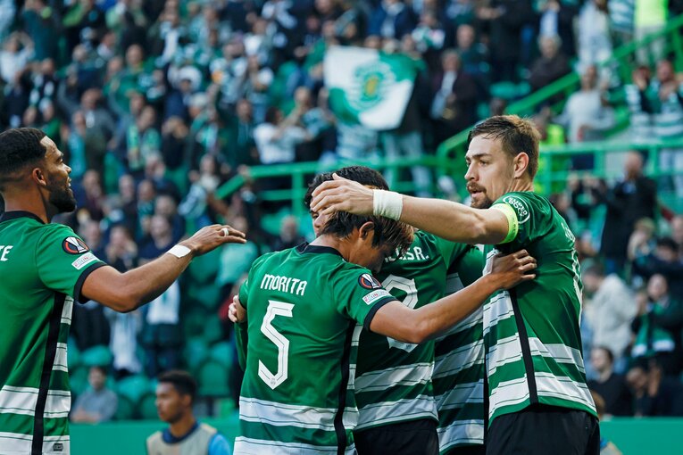 「モリタ、モリタ」とポルトガル地元カメラマン称賛…冨安健洋vs守田英正が「試合後にユニ交換」“EL日本人対決”を撮った(19)