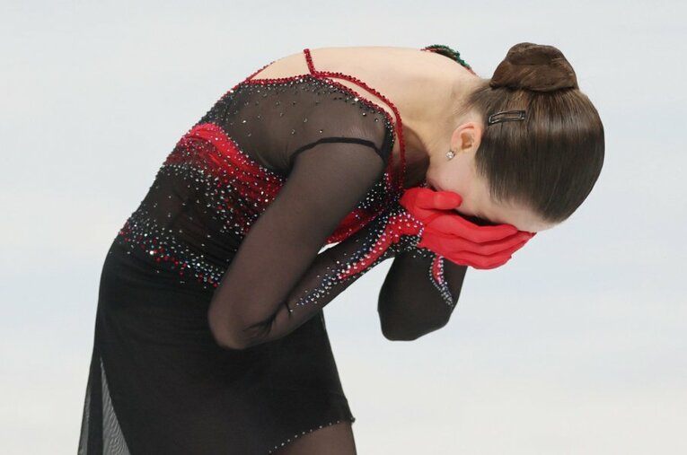 ドーピング違反の疑いがある状態で北京五輪フィギュア女子シングルに臨んだ金メダル候補のカミラ・ワリエワだったが、まさかの4位で初の五輪を終えた ／ photograph by JIJI PRESS