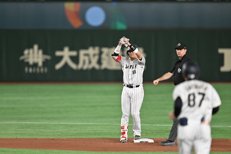 村上宗隆編／侍ジャパン選手たちのペッパーミルパフォ　©Naoya Sanuki