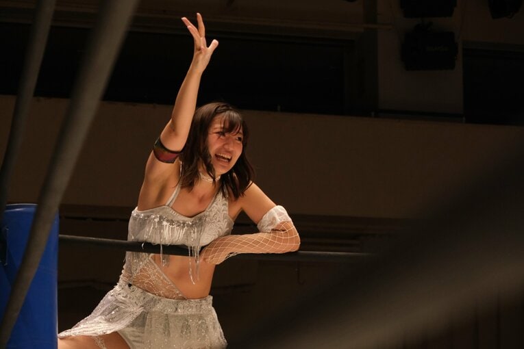 「闘うグラドル」もデビュー、アクトレスガールズの“華がスゴい”新人たちの裏で…エース・青野未来が泣いた理由「まったく追いつけていない」(77)