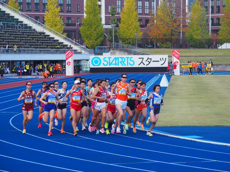 全日本大学女子駅伝、全国から計26チームが参加　©Yu Saito