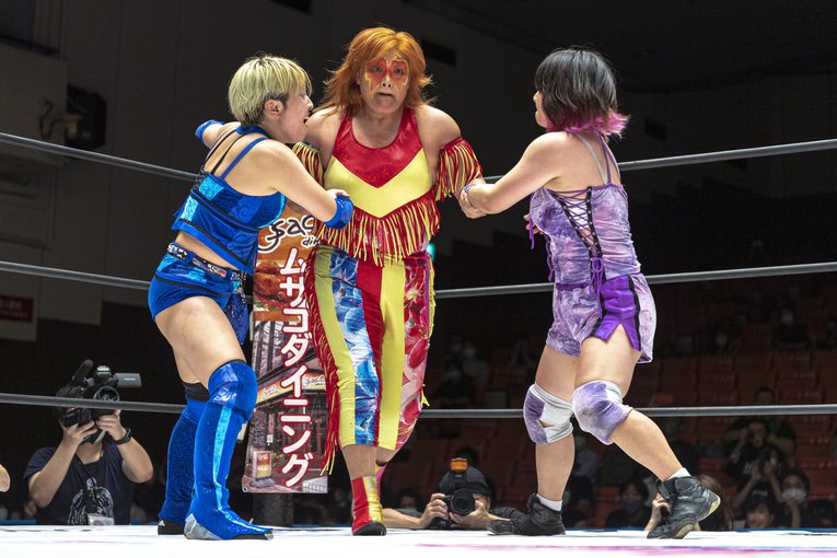 神取＆アジャ＆“W井上”！ レジェンドたちが若手精鋭軍との「3本勝負」で必殺技連発…“お祭り”カードに見た歴史的意義とは？(55)