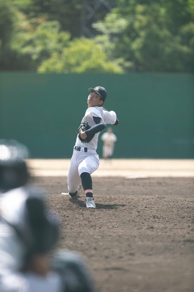 筆者のスピードガンがたまたま表示した数値から「最速152キロ右腕」と報じられた神戸弘陵高・村上泰斗投手　©Kota Inoue