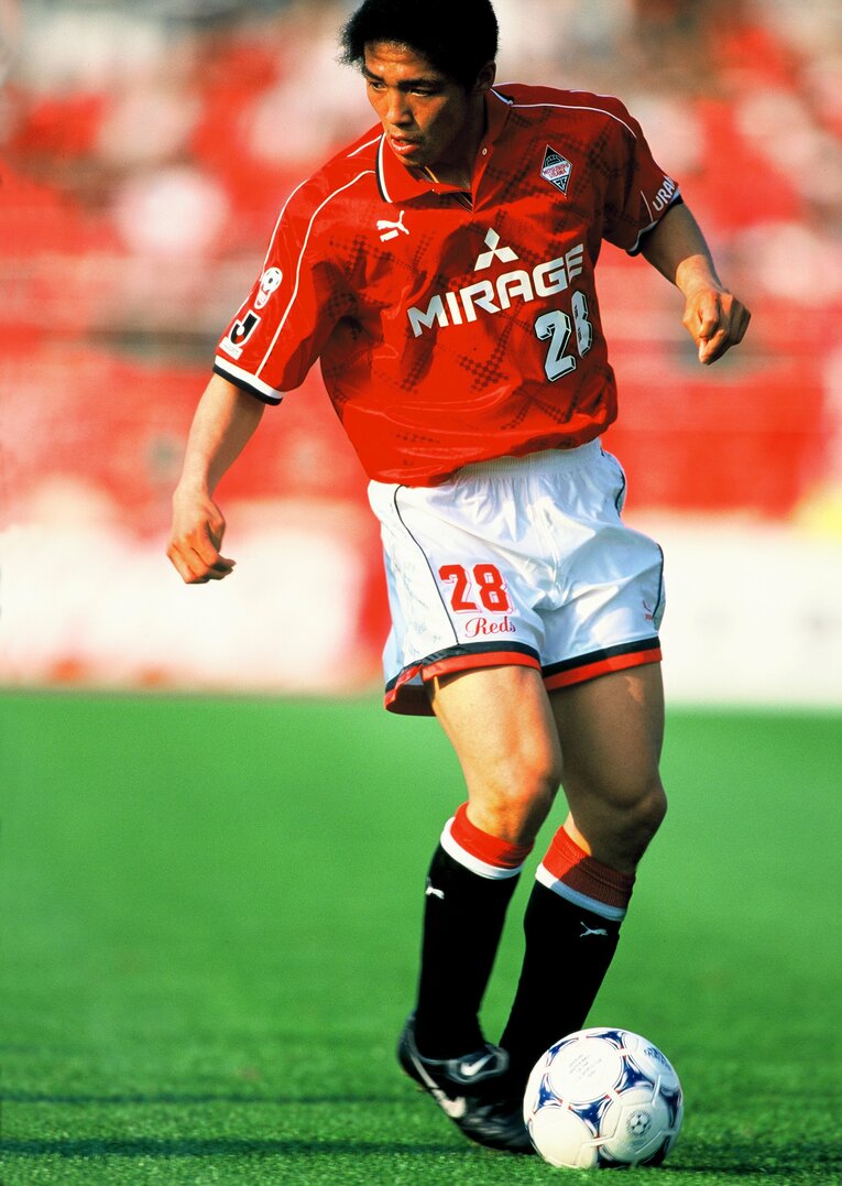 ルーキー時代の小野伸二。1998年は新人王とベストイレブンを受賞した　©︎Takao Yamada