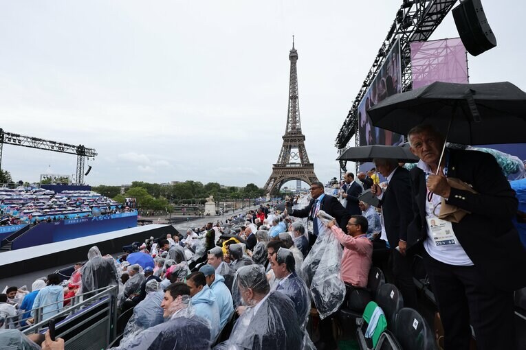 7月26日のパリ五輪開会式　©JMPA 