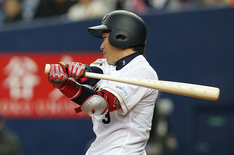 難病から復帰したオリ・安達了一。いなくなってわかったその重要性。<Number Web> photograph by NIKKAN SPORTS