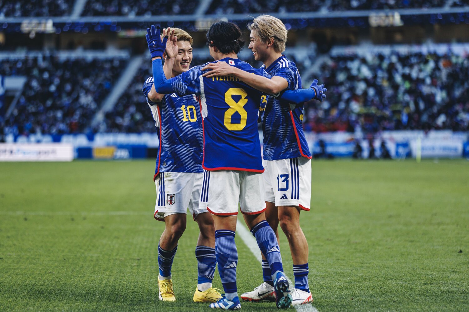 バリエーション豊かな人材がそろっている日本代表2列目。その中でも中村は自身のスタイルについて芯を持っているようだ　©Kiichi Matsumoto