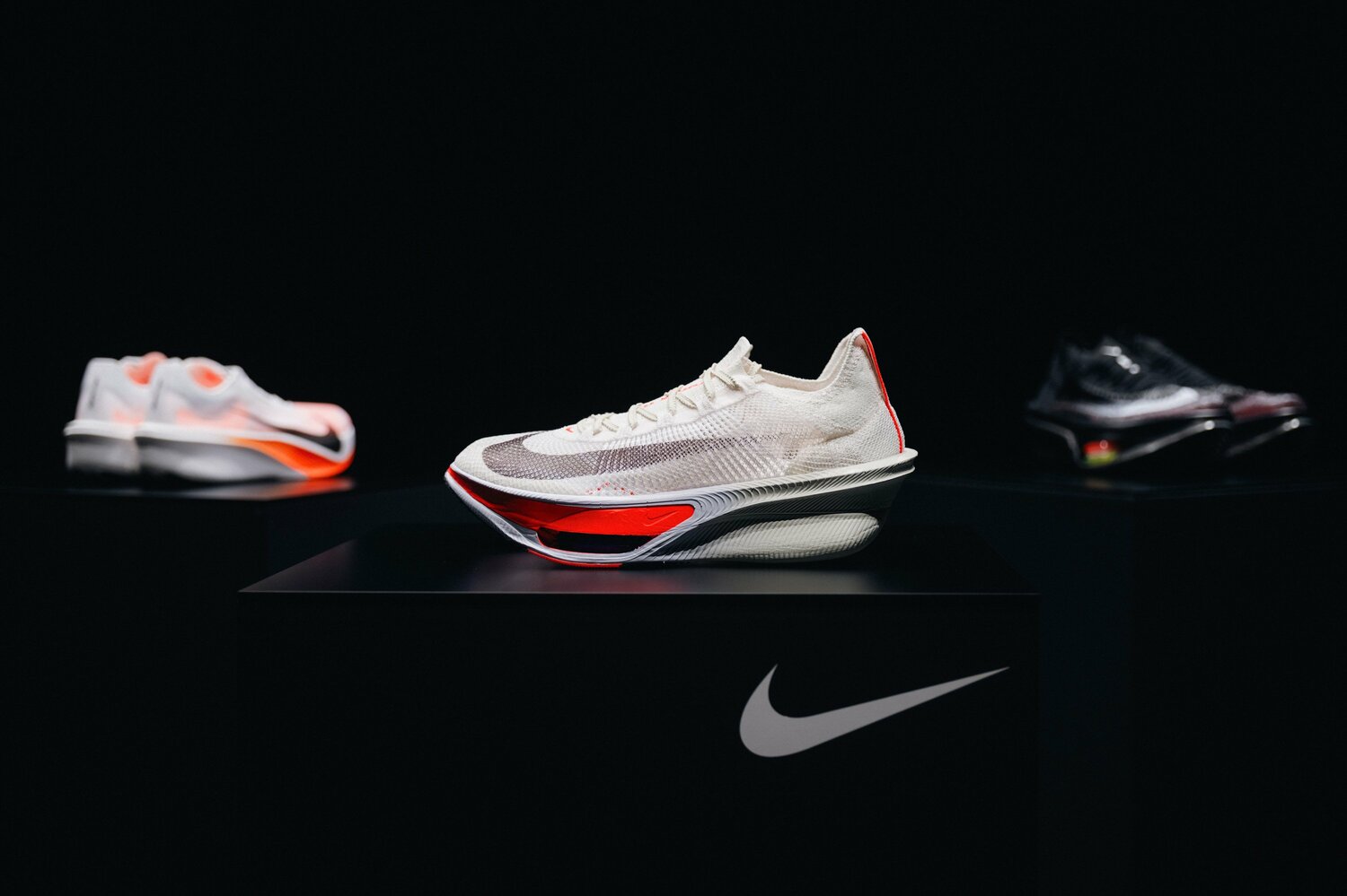 9月に発表されたばかりのアルファフライ4 ©NIKE