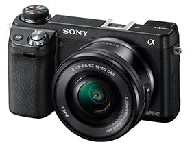 光学式ファインダーの仕組みを省いたミラーレス一眼カメラ。小型軽量ボディかつ高性能は、まさに次世代のカメラと言えるだろう。 