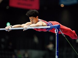 角皆友晴「体操界にまたもや現れた3人目の世界王者候補」