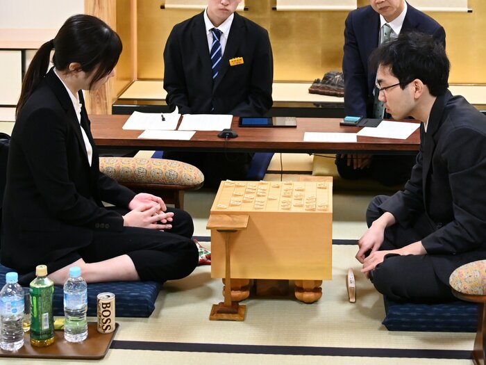 天才・藤井聡太を横目に“奨励会13年半の苦労人”28歳が…竜王戦まであと1勝「余計な緊張をしなくなった」西山朋佳との一局で柵木幹太覚醒のナゼ＜Number Web＞ photograph by Keiji Ishikawa