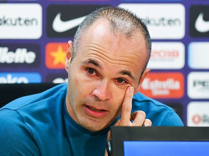 イニエスタのバルサ退団が正式決定。感動を呼ぶペップの惜別メッセージ。＜Number Web＞ photograph by Getty Images