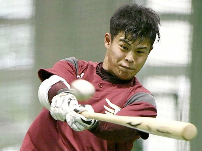 プロ野球に選手を送り出す監督たち。風呂、宗教……心配の種は多種多様。＜Number Web＞ photograph by Kyodo News