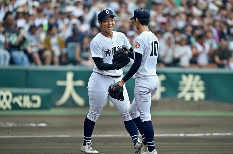 甲子園優勝」沖縄尚学のWエース“背番号10”の新垣有絃が語った本音…「背