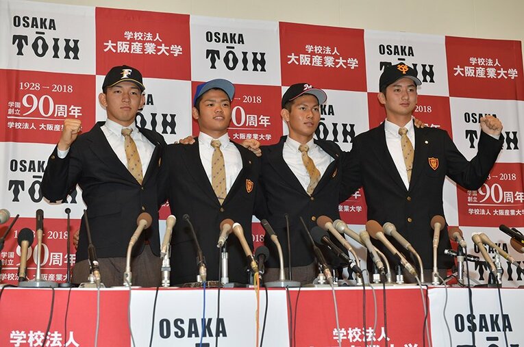 （左から）柿木蓮、根尾昂、藤原恭大、横川凱 ／ photograph by Hideki Sugiyama