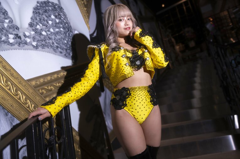 ソウル大学卒という経歴を持ち、バーレスク東京ではセンターダンサーとしても活躍するラムさん　©Takuya Sugiyama