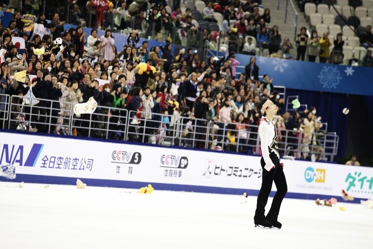 棄権せず、フリーの演技をやり通した羽生　©Tsutomu Takasu
