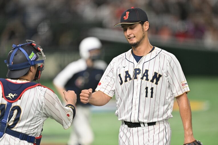 甲斐とダルビッシュ　©Naoya Sanuki