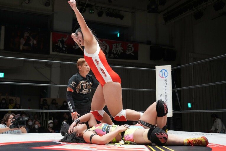 山岡聖怜に勝った暁千華。2025年12月28日、後楽園ホール　©Essei Hara