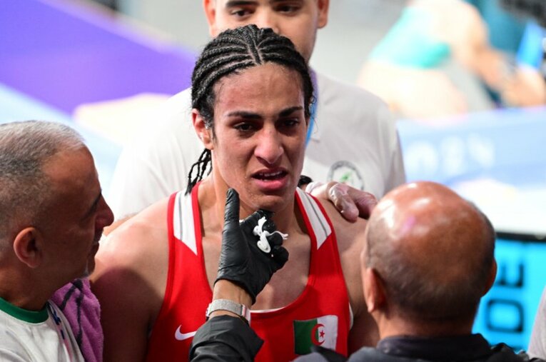 8月3日、「性別騒動」の当事者として批判を浴びながら準々決勝を戦い終えたイマネ・ケリフ。その瞳には涙がにじんでいた ／ photograph by Getty Images