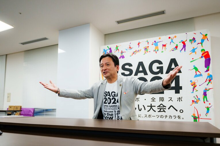 山口祥義佐賀県知事。両親が佐賀出身。総務省から県知事に立候補して2015年に当選。現在3期目