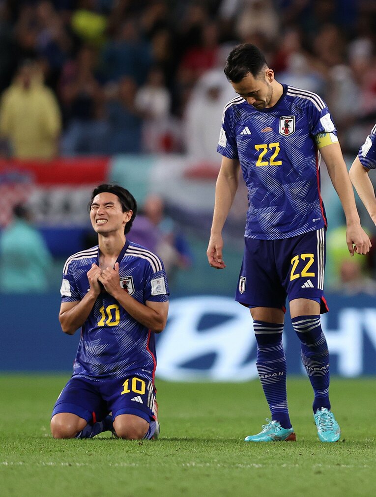 PK戦後、悔しい表情を浮かべた南野　©Getty Images