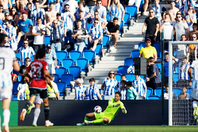 久保建英2戦連続MOMにアシスト、響き渡る「タケクボコール」も冴えない表情「やはりシルバ不在は…」カメラマンが感じたこと(58)