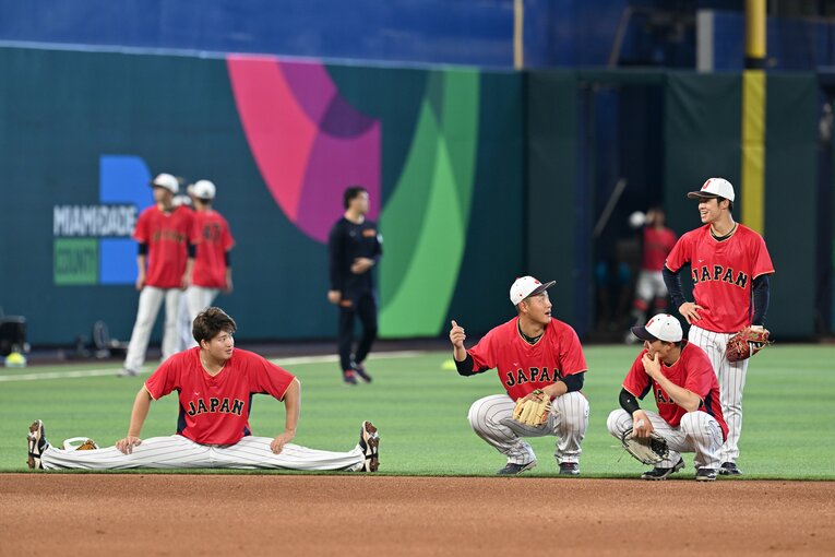 劇的サヨナラ打を放った村上　©Naoya Sanuki