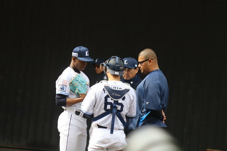 ヤンと通訳、古市　©Kou Hiroo