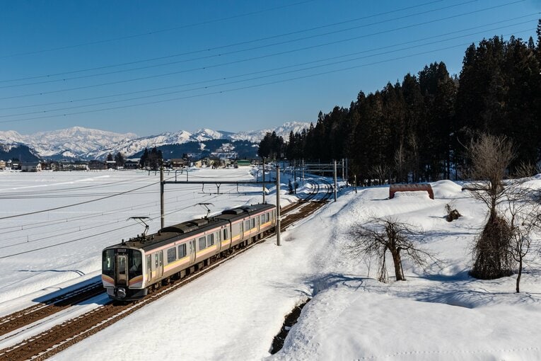 越後湯沢駅から上越線に乗って、「上越国際スキー場前駅」を目指す