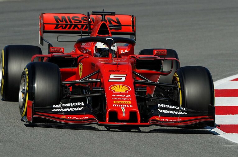 フロントウイングをはじめ、意欲的なデザインのフェラーリSF90。メルセデスの覇権を覆せるか。 ／ photograph by AFLO