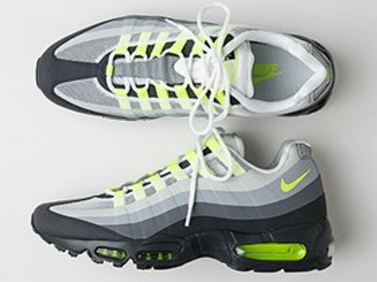 ヴェイパー ドライバーの鮮やかなVOLTカラーは、世界中のスニーカーファンを魅了した伝説の「AIR MAX95」が元になっている。
 