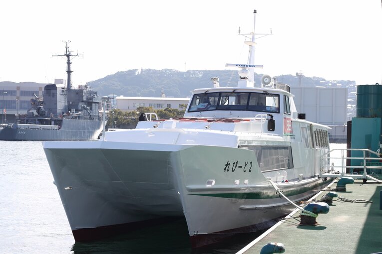 佐世保港から大島へ渡る高速船