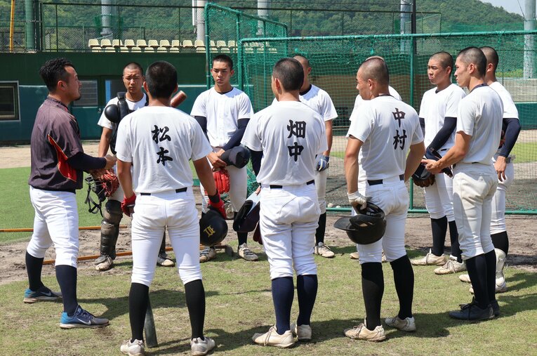 学校側の不祥事の影響から多くの転校者がでた和歌山南陵高校。野球部も3年生だけの10人で甲子園に挑む ／ photograph by Fumi Sawai