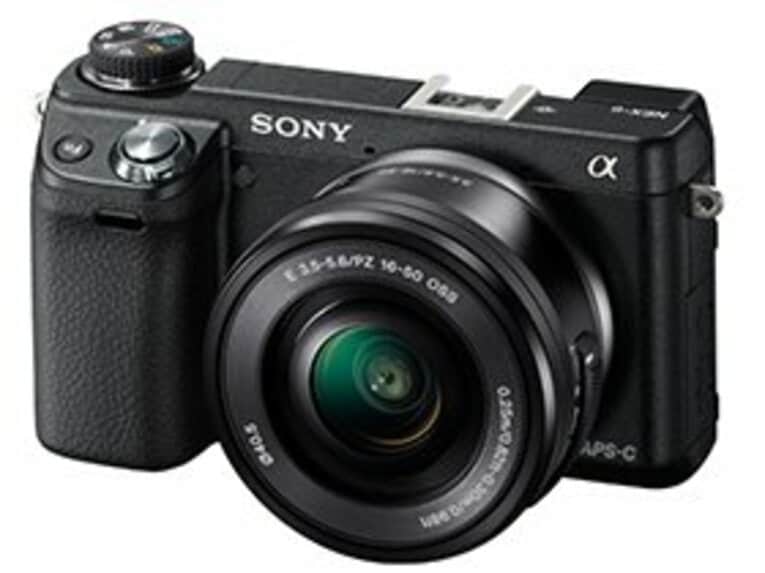 光学式ファインダーの仕組みを省いたミラーレス一眼カメラ。小型軽量ボディかつ高性能は、まさに次世代のカメラと言えるだろう。 