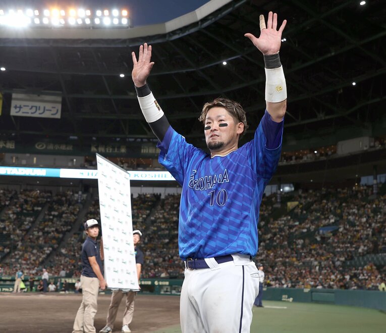 CS第2戦、5打点の大活躍を見せた戸柱　©Sankei Shimbun