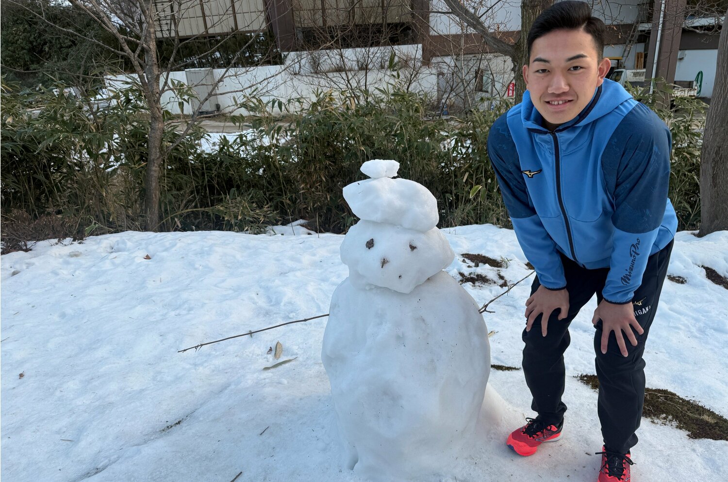 大好きな雪にこの笑顔　©Chiba Lotte Marines