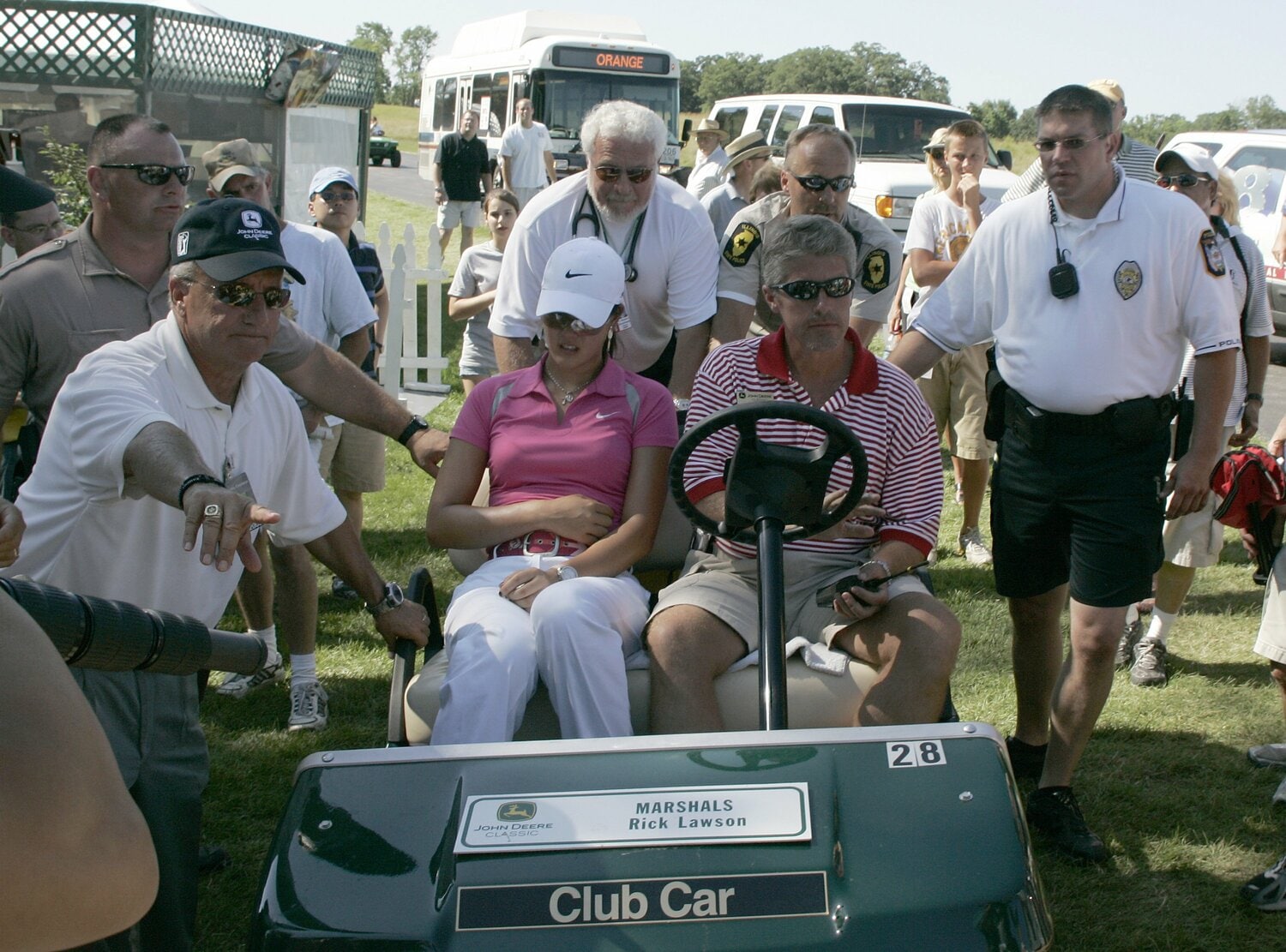 体調不良でコースを後にするミッシェル・ウィー（2006年ジョンディア・クラシック）©︎Getty Images