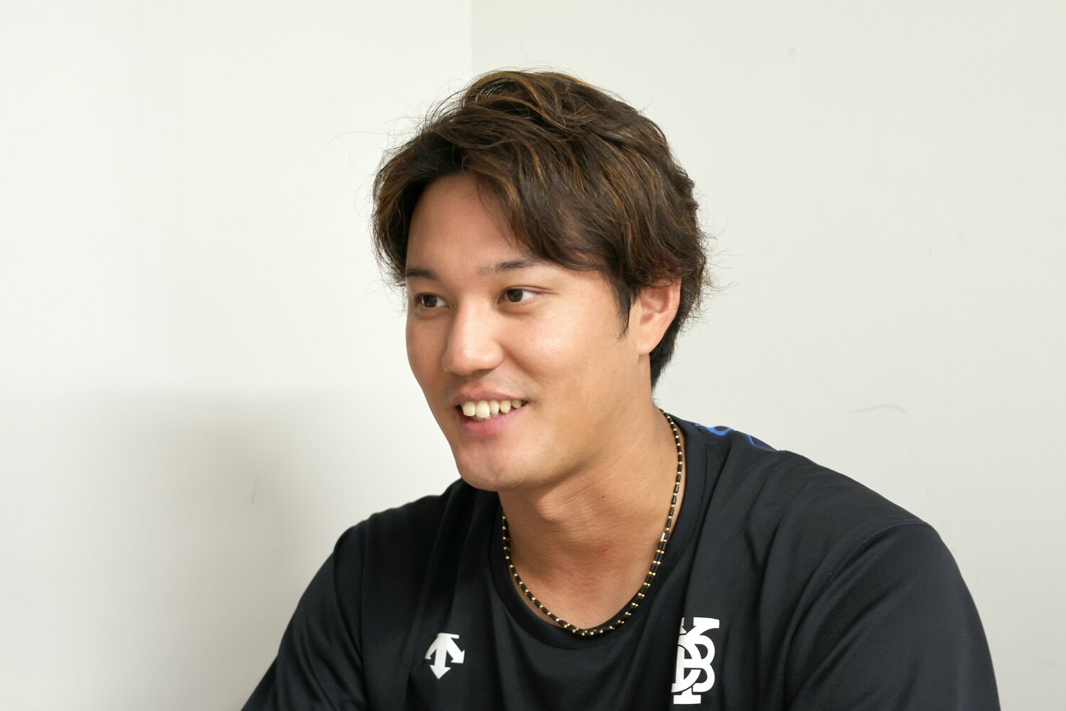 柔和な笑顔も見せながら語ってくれた藤浪　©NumberWeb