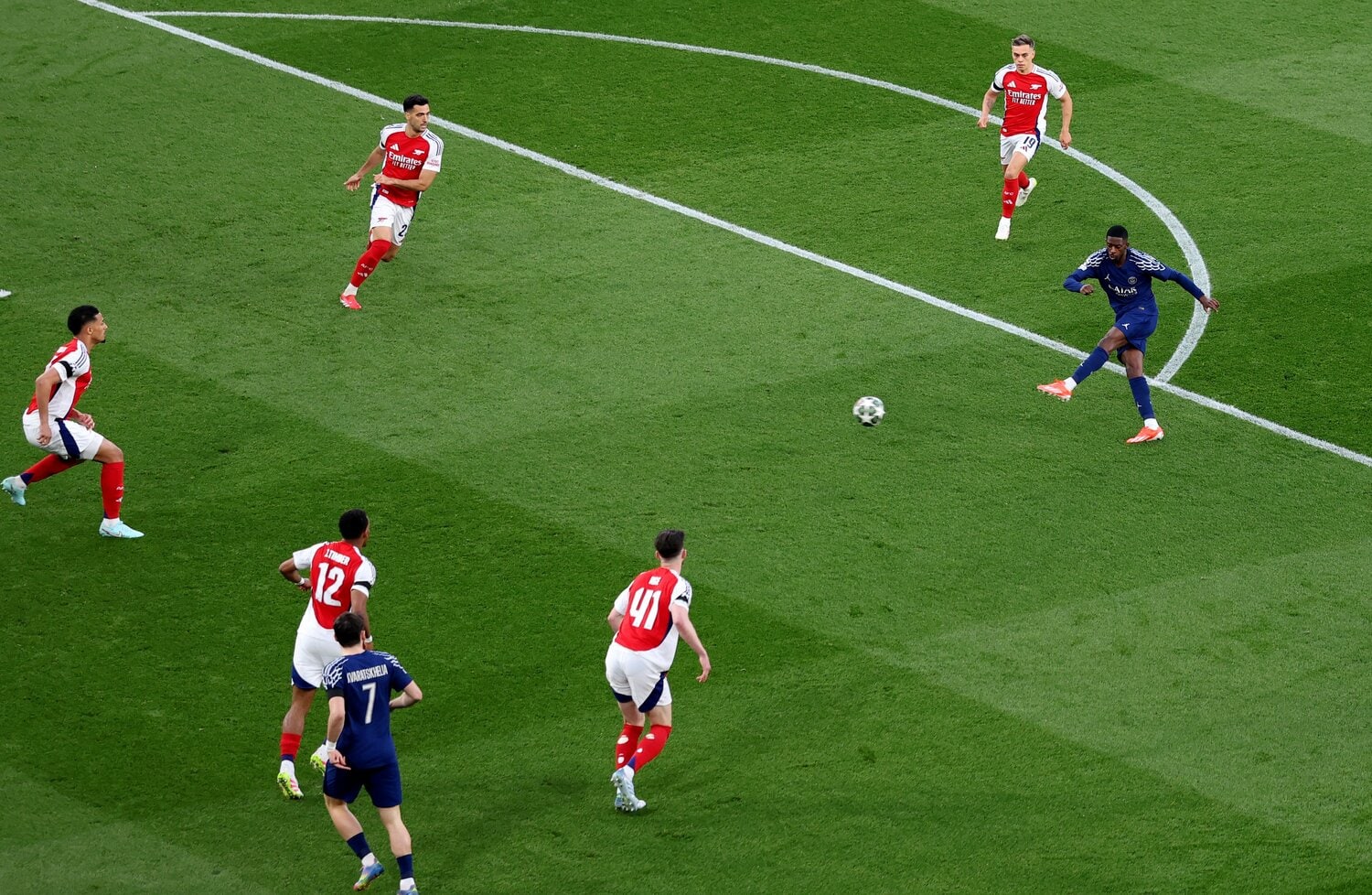 CLアーセナル戦でのデンべレのゴール　©Getty Images