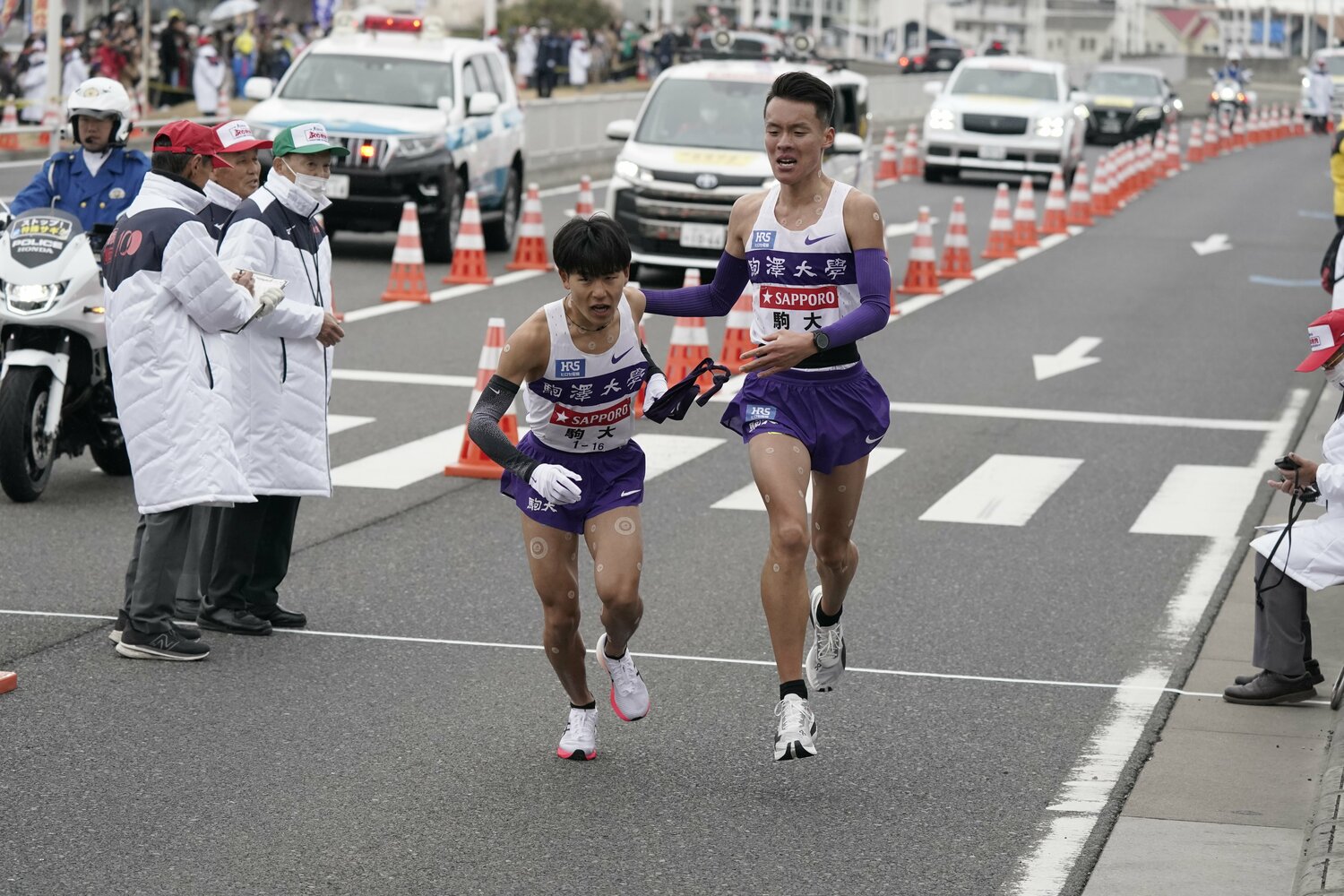 3区・佐藤と4区・山川。全日本まではトラック、駅伝で大活躍してきた ©JMPA