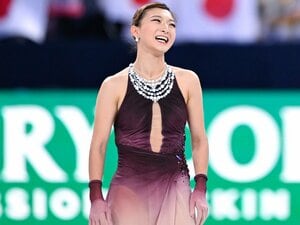 坂本花織が悲痛な涙のウラで「情緒不安定なくらい…」なぜ“練習でもしないミス”から復活できたのか? 取材陣に見せた決意「悔しい気持ちはこの大会で終わり」