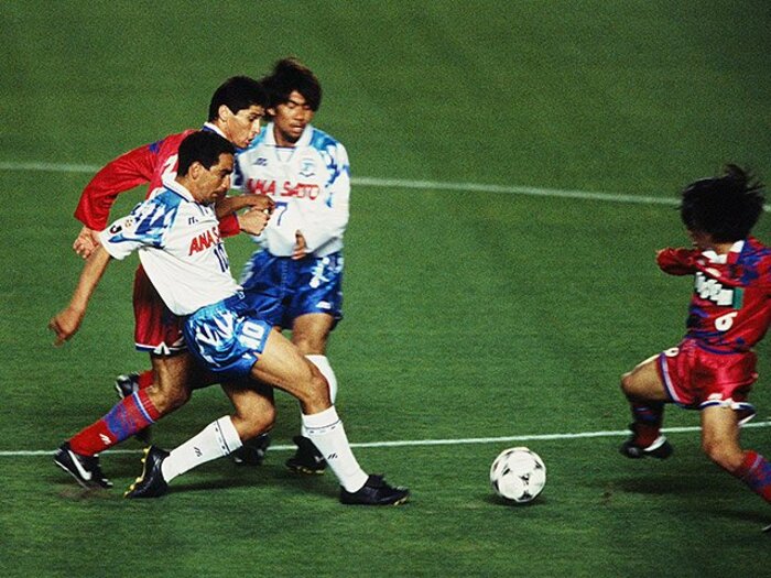 若き前園に楢崎、レオナルドに相馬。横浜Fvs.鹿島の激闘を覚えているか。＜Number Web＞ photograph by J.LEAGUE