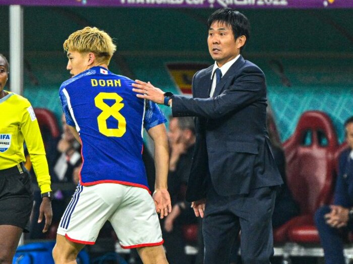 森保監督の“あるジョーク”で会見場は和やかに…スペイン戦の裏で起きていた“情報戦”の真相「現地記者が見た、歴史的番狂わせの舞台裏」＜Number Web＞ photograph by Takuya Sugiyama/JMPA